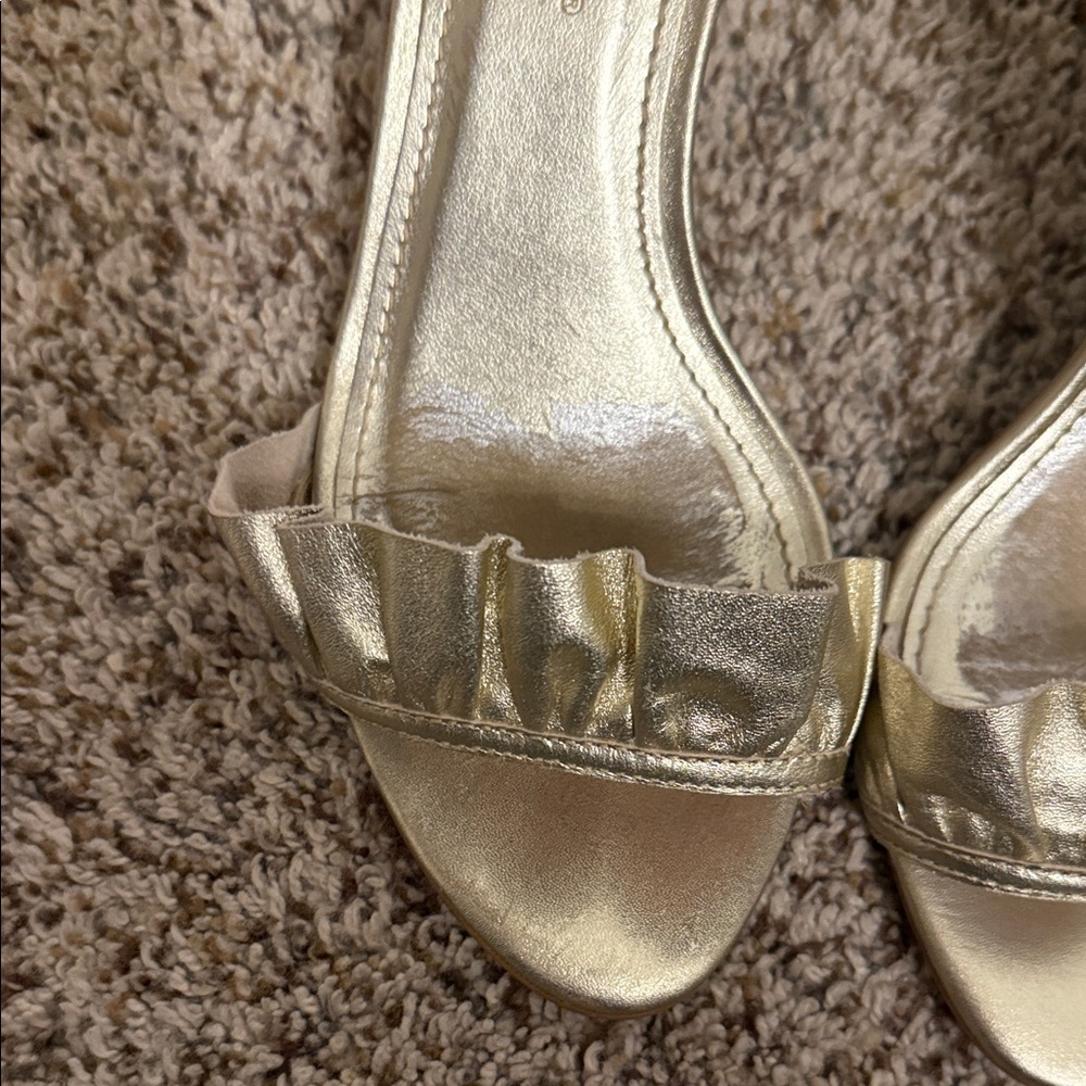 Lilly Pulitzer Women’s Elegant Gold Heels - Picture 9 of 10